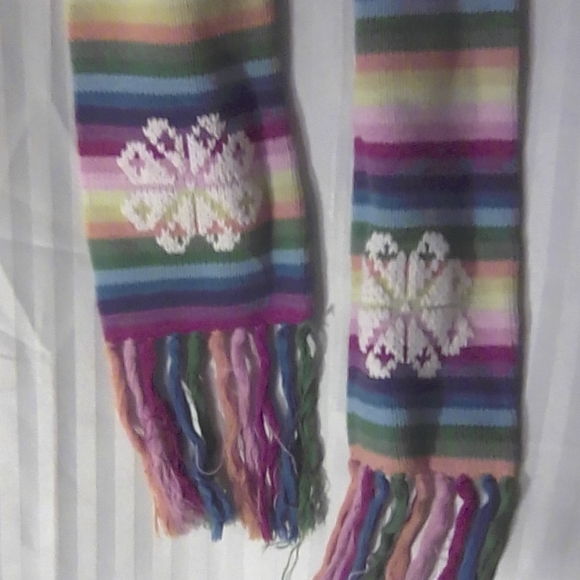 Winter hat and scarf - Picture 5 of 6